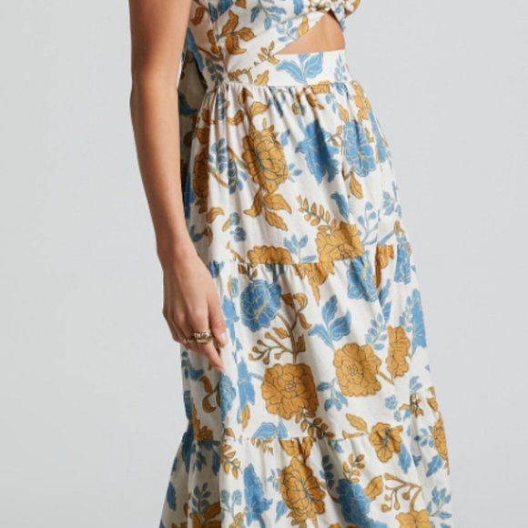 SHARE THIS ITEM DESCRIPTION How darling is our Amalie The Label - Emerita Maxi - Picture 2 of 6
